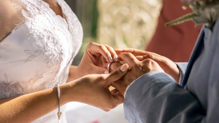 Something Old Is Totally New Again: Wedding Templates to Capture Your Trendy But Old-Fashioned Wedding